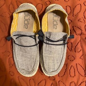 Light blue hey dudes